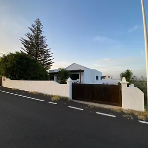 https://casa-san-bartolome-las-palmas.in-canary-islands.com